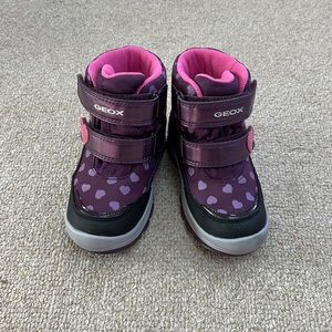 Geox Flanfil waterproof girl boots size euro 24/us 8 brand new never worn